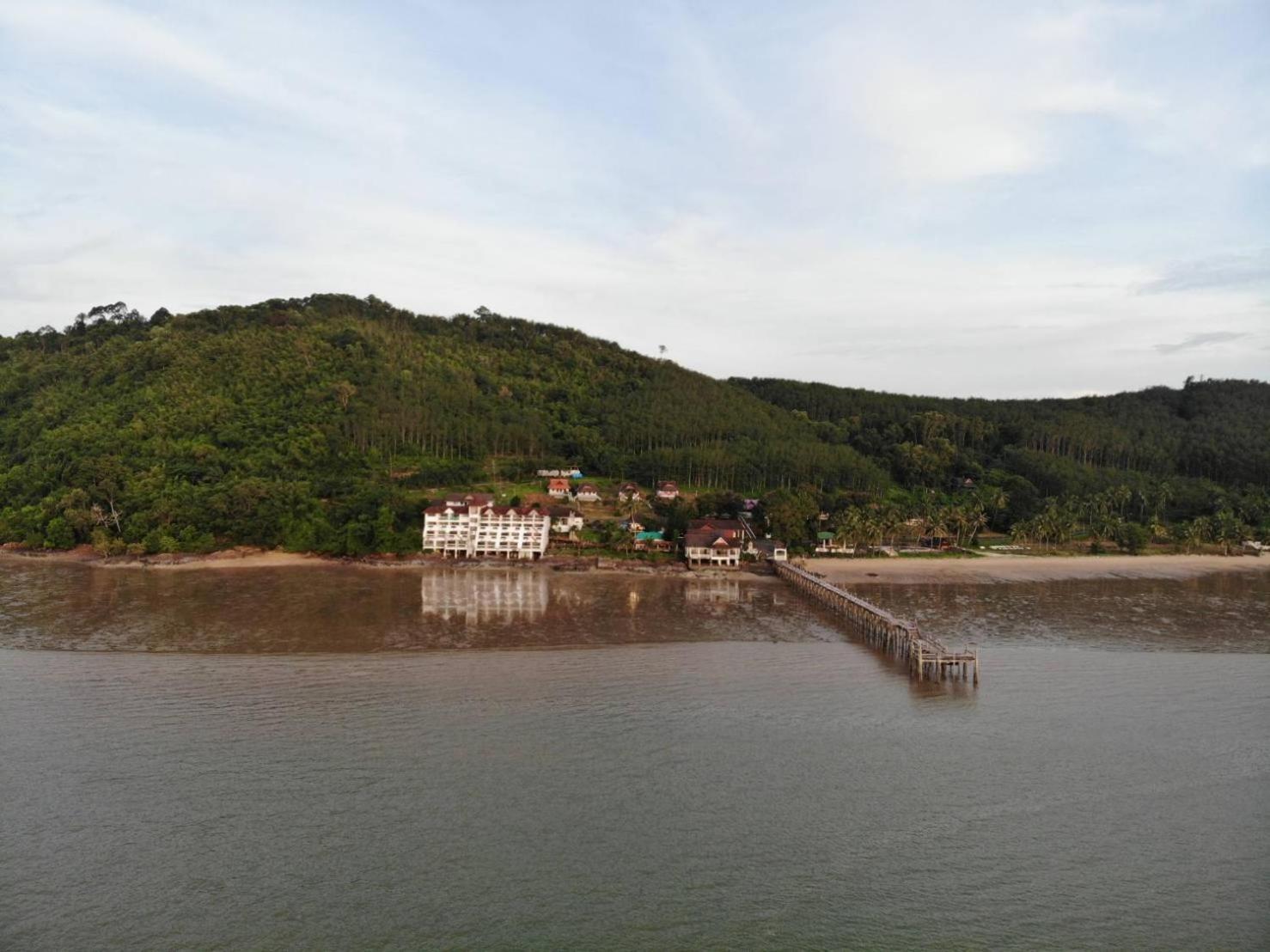 Jansom Beach Resort Ranong Exterior foto