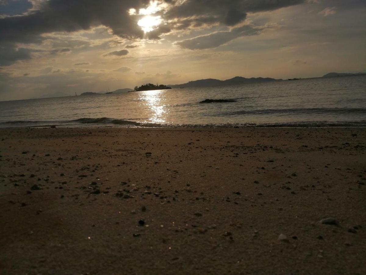 Jansom Beach Resort Ranong Exterior foto